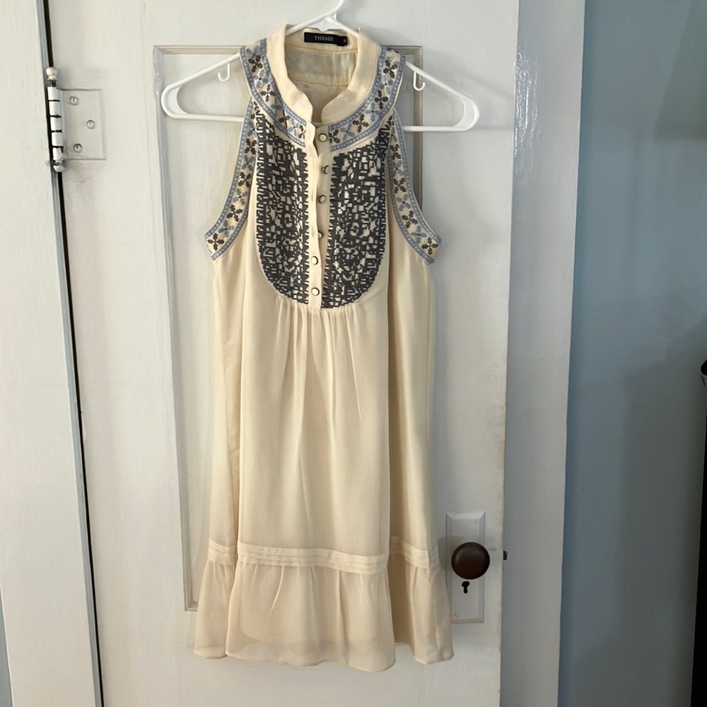 Theme dress